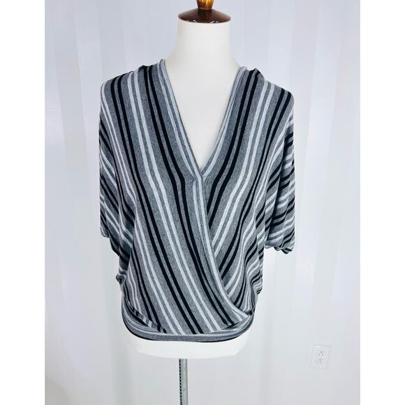 CIELO Women’s Gray Striped Tol Sz M - Picture 1 of 8